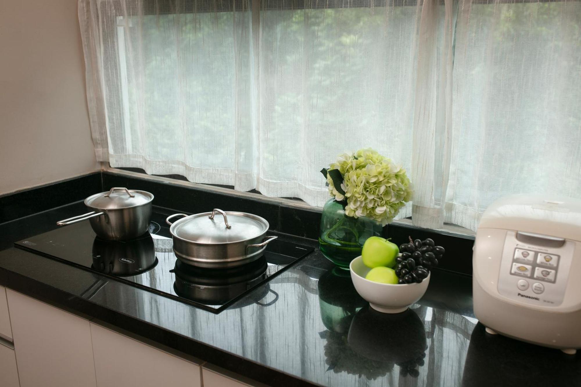 Hb Serviced Apartment - 12 Tran Quy Kien Hanoi Exterior photo